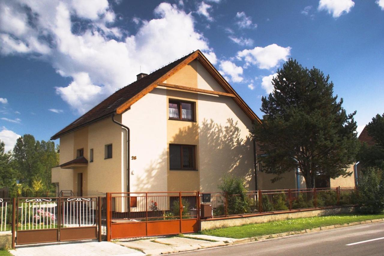 Apartments Iris Липтовски-Микулаш Экстерьер фото